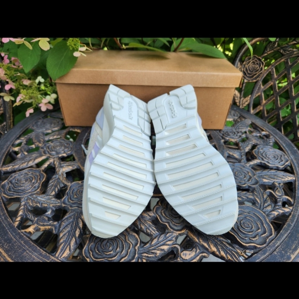 Women's Reebok Running Shoes - Picture 3 of 6